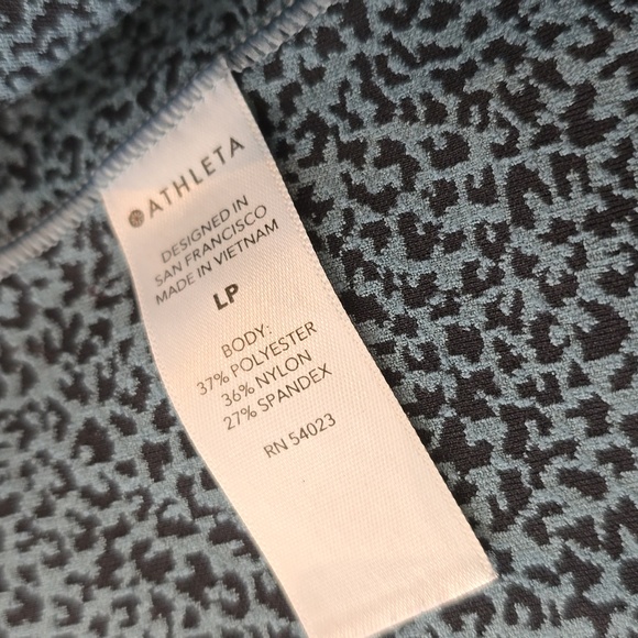 Athleta Salutation Stash II Textured Tight L Petite Micro Cheetah Blue Navy - Picture 7 of 8